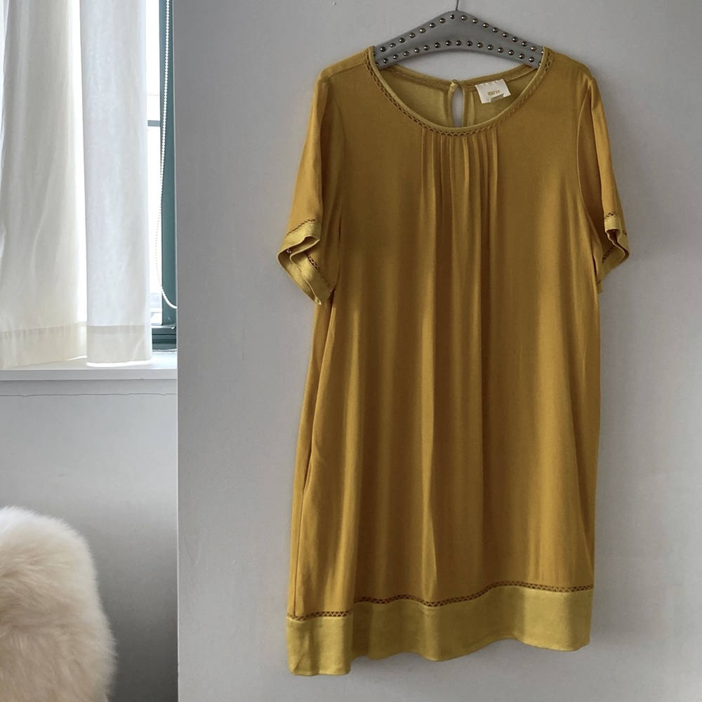 Anthropologie gold/mustard shift dress size XL